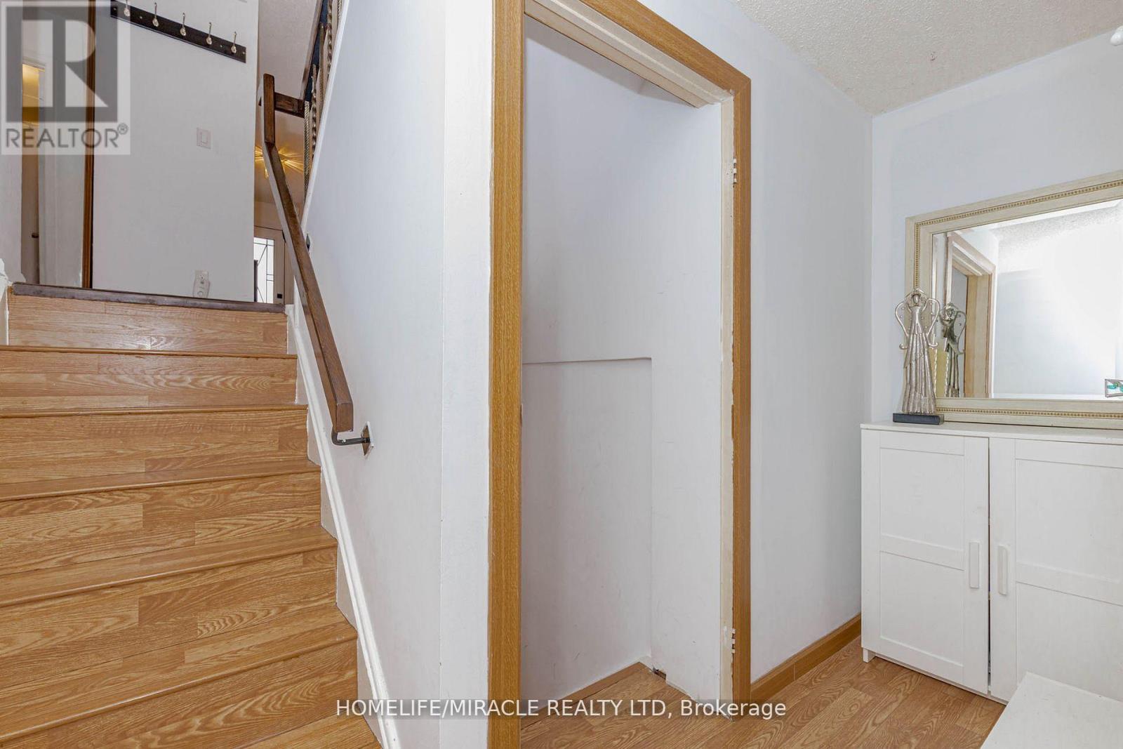 32 Langston Drive, Brampton, Ontario  L6V 3W7 - Photo 37 - W12953738