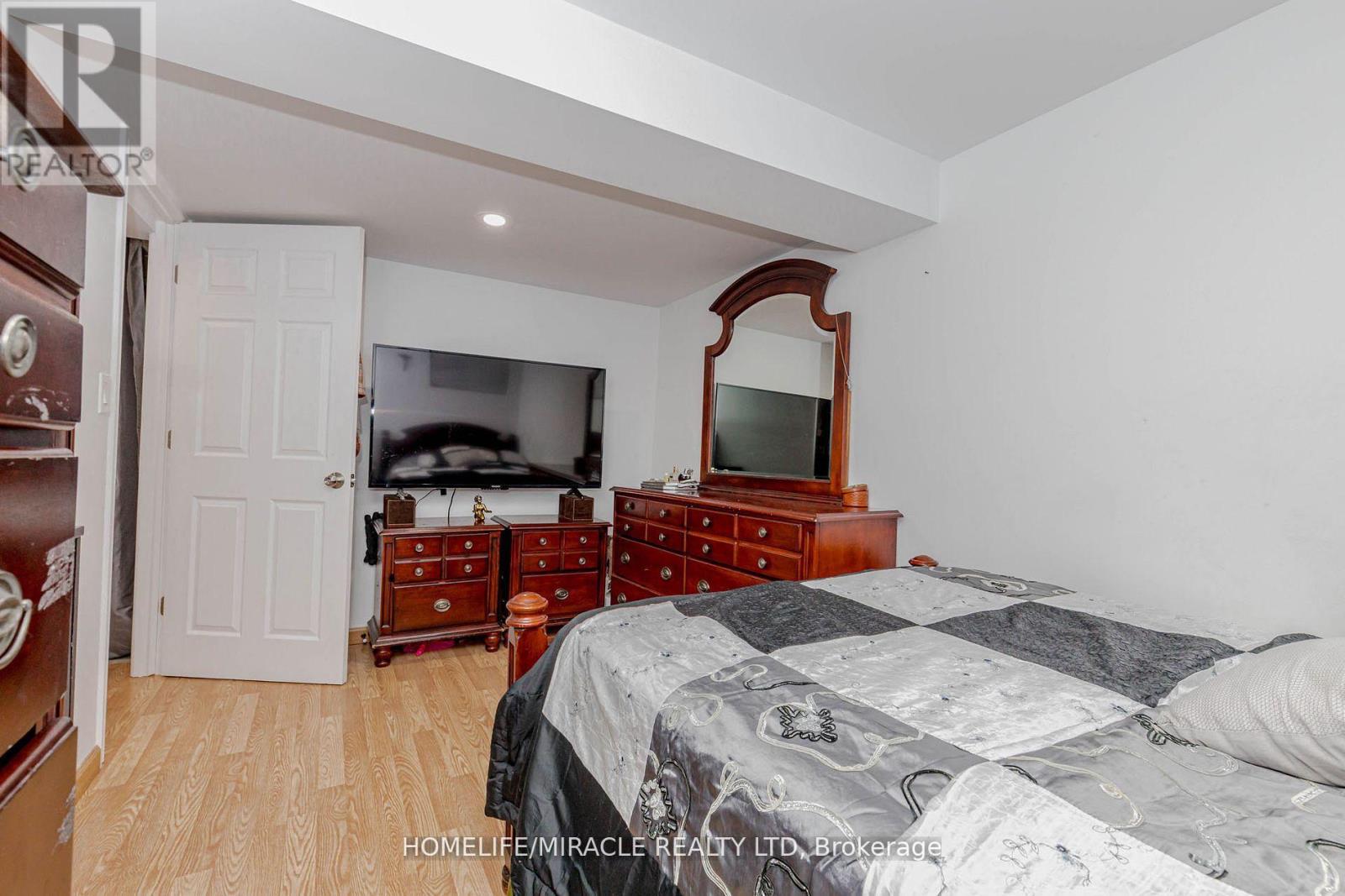 32 Langston Drive, Brampton, Ontario  L6V 3W7 - Photo 44 - W12953738
