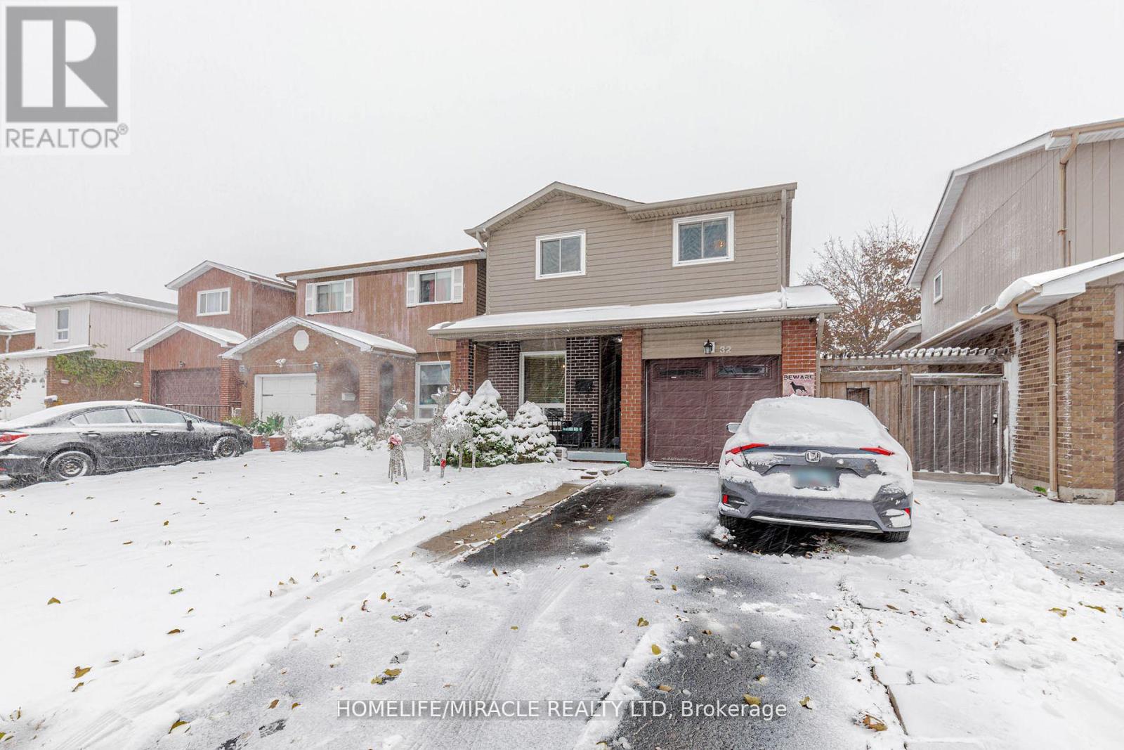 32 Langston Drive, Brampton, Ontario  L6V 3W7 - Photo 6 - W12953738