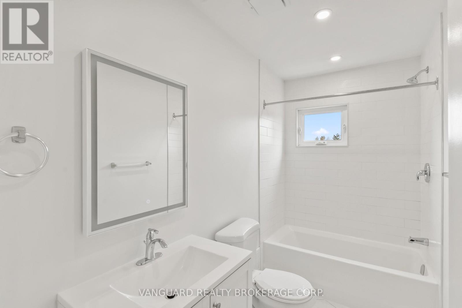 69 Joyce Parkway, Toronto, Ontario  M6B 2T3 - Photo 14 - W12953742