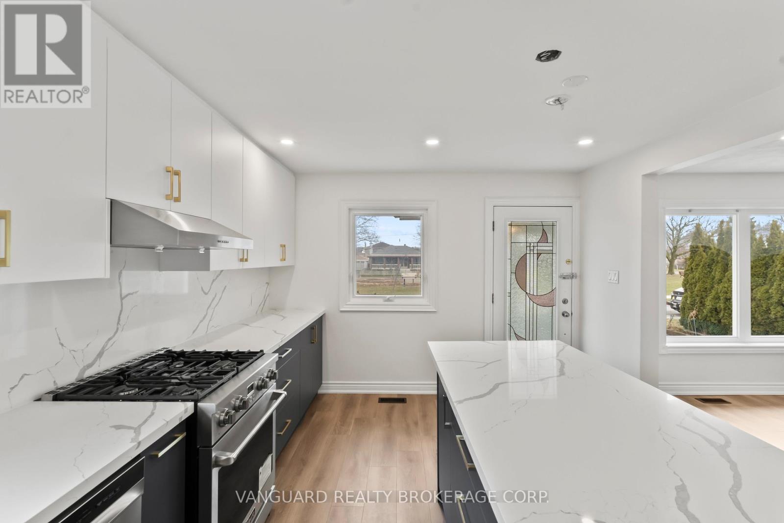 69 Joyce Parkway, Toronto, Ontario  M6B 2T3 - Photo 7 - W12953742