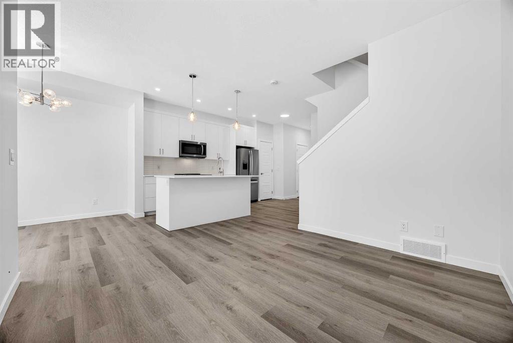 66 Creekside Way Sw, Calgary, Alberta  T2X 6E2 - Photo 7 - A2292722