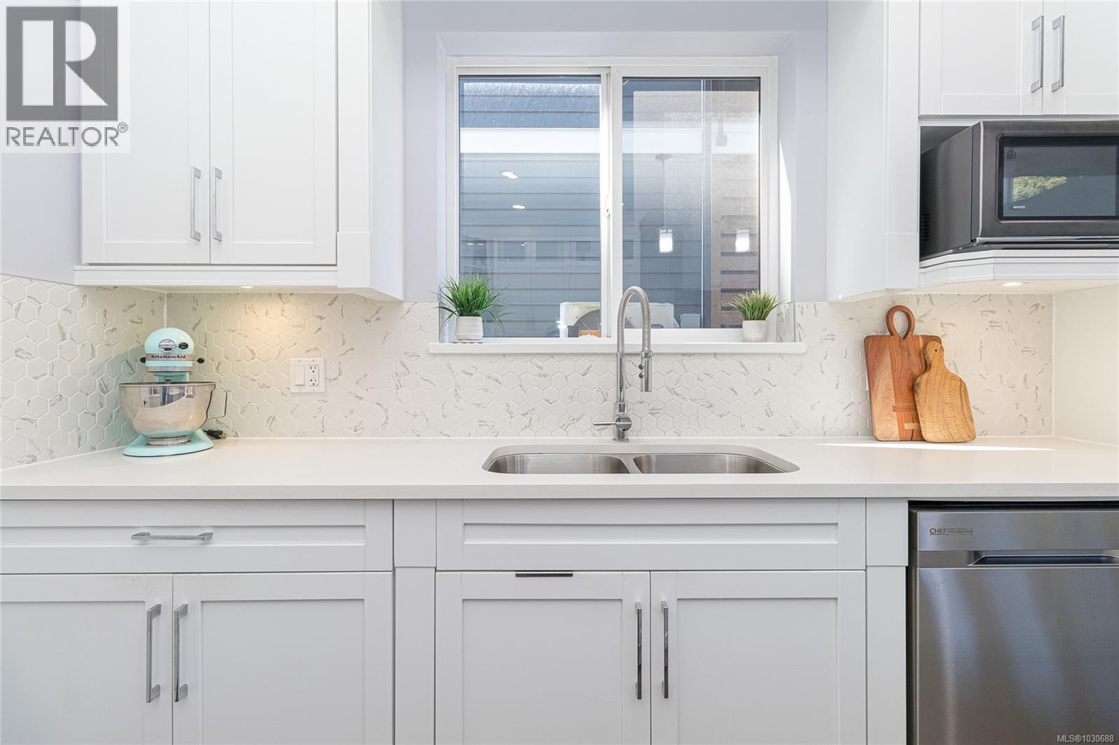 3516 Joy Close, Langford, British Columbia  V9C 3A5 - Photo 17 - 1030688