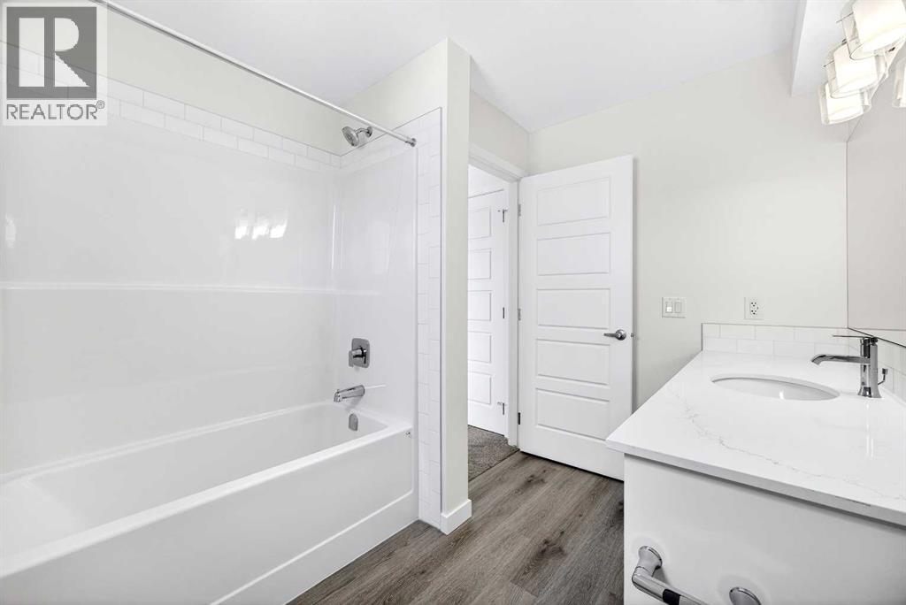 66 Creekside Way Sw, Calgary, Alberta  T2X 6E2 - Photo 22 - A2292722