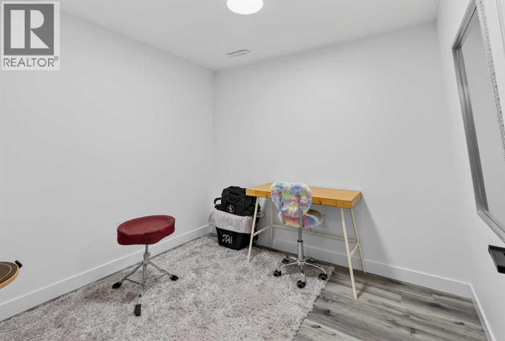 201 Autumn Circle Se, Calgary, Alberta  T3M 0J9 - Photo 37 - A2298738