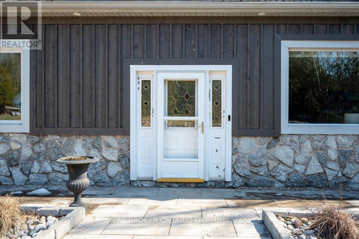 4589 Watson Road N, Puslinch, Ontario  N0B 2J0 - Photo 3 - X12953506