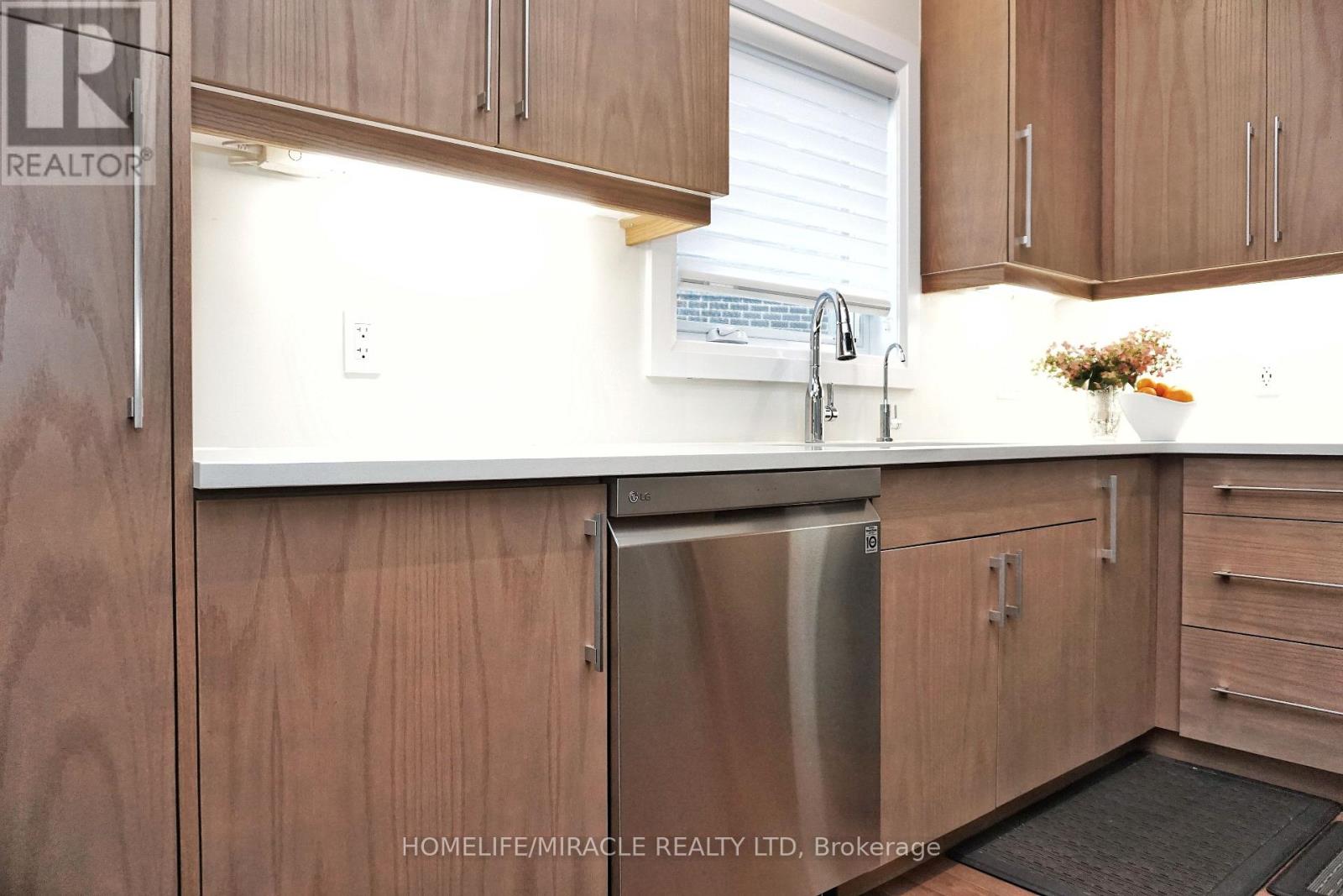 63 Ian Ormston Drive, Kitchener, Ontario  N2P 0K2 - Photo 14 - X12953552