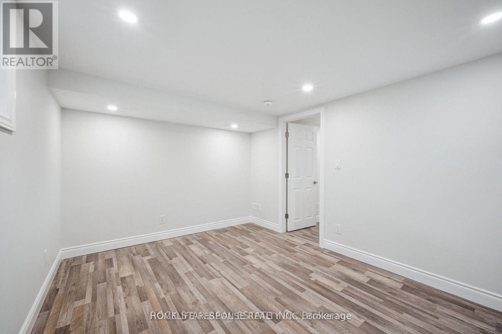 Lower - 118 Selkirk Drive, Kitchener, Ontario  N2E 1M4 - Photo 11 - X12953602