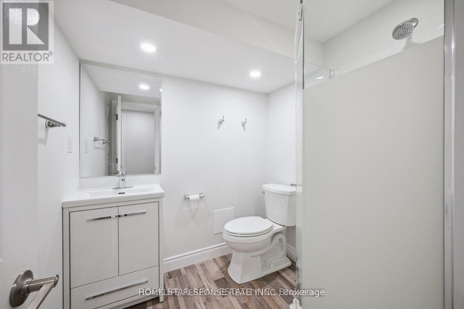 Lower - 118 Selkirk Drive, Kitchener, Ontario  N2E 1M4 - Photo 12 - X12953602