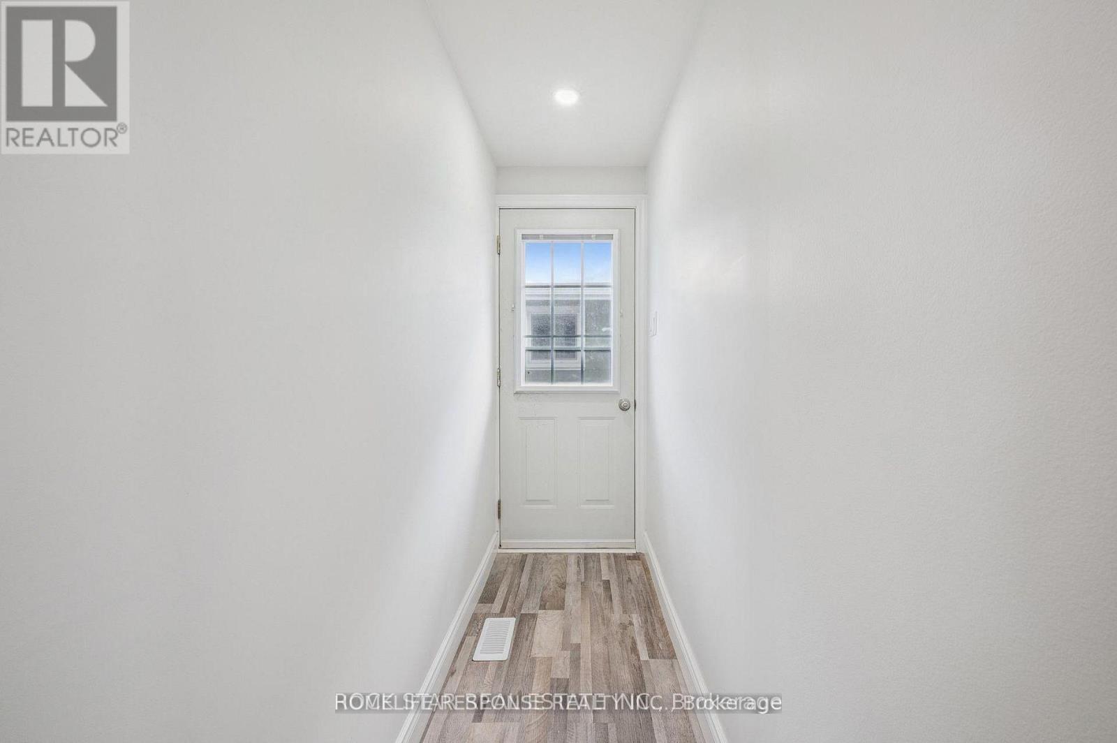 Lower - 118 Selkirk Drive, Kitchener, Ontario  N2E 1M4 - Photo 3 - X12953602