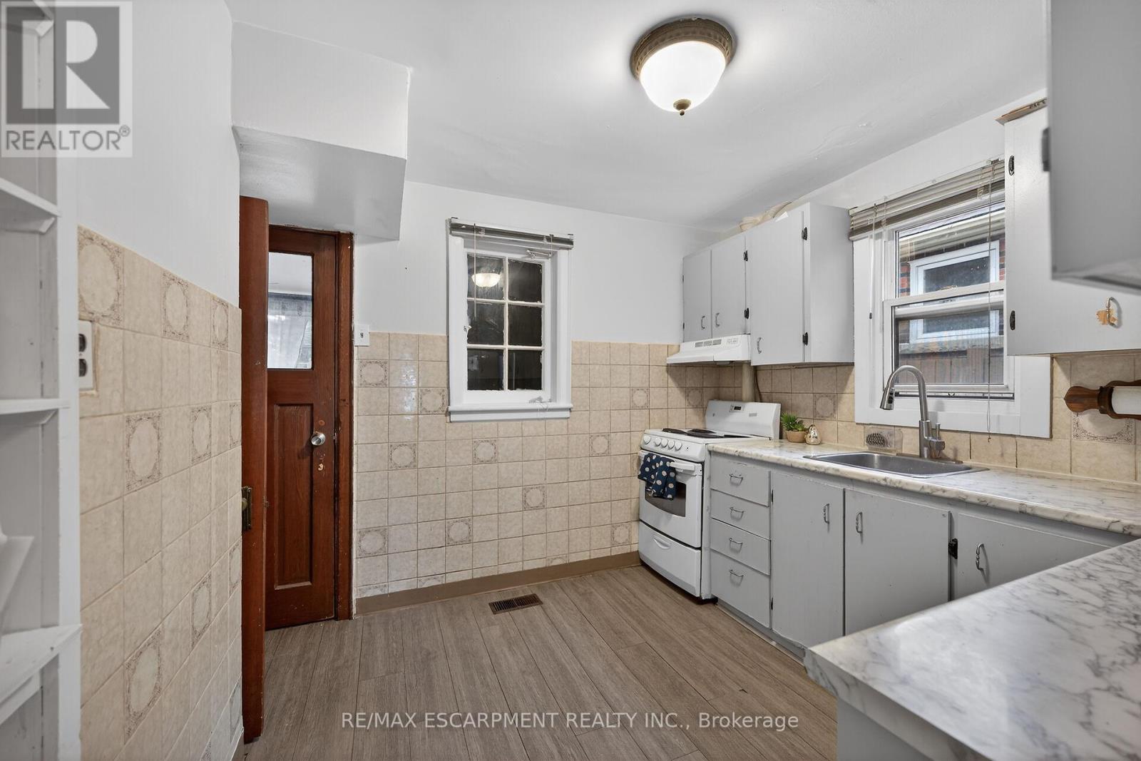 144 Hunter Street W, Hamilton, Ontario  L8P 1R1 - Photo 15 - X12953736