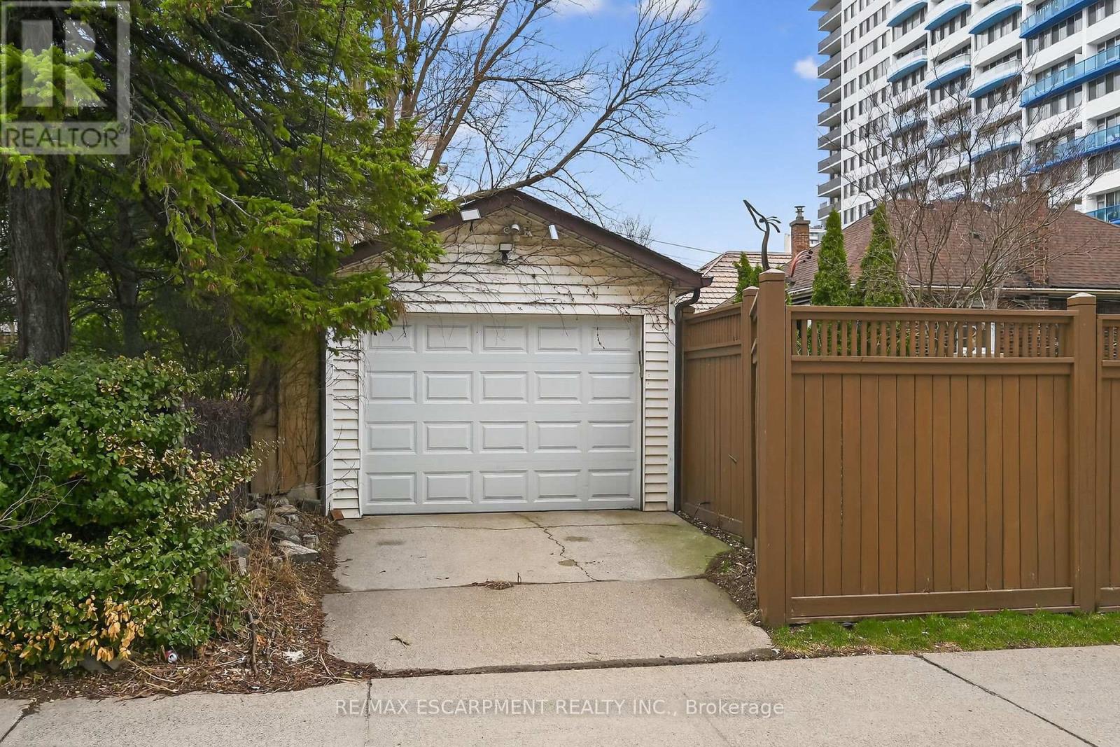 144 Hunter Street W, Hamilton, Ontario  L8P 1R1 - Photo 4 - X12953736