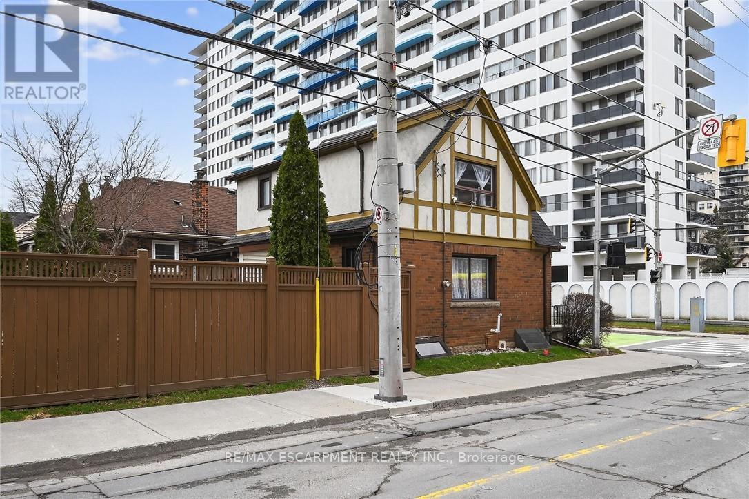 144 Hunter Street W, Hamilton, Ontario  L8P 1R1 - Photo 49 - X12953736