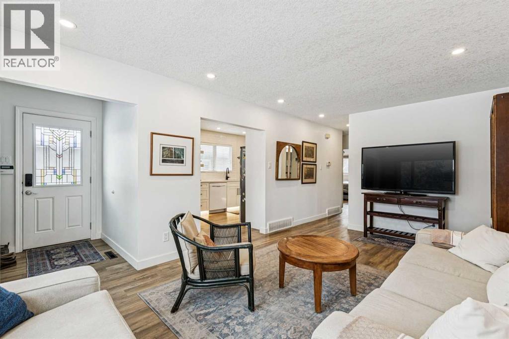 1331 Rosehill Drive Nw, Calgary, Alberta  T2K 1M3 - Photo 7 - A2297976