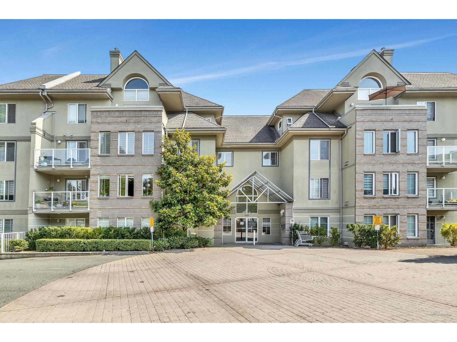 202 12125 75a Avenue, Surrey, British Columbia  V3W 1B9 - Photo 3 - R3106662