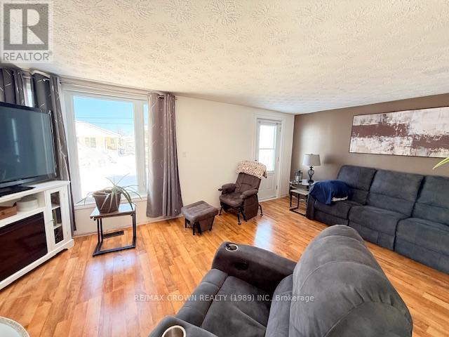 4 Brock Crescent, Kapuskasing, Ontario  P5N 2J8 - Photo 11 - T12953788