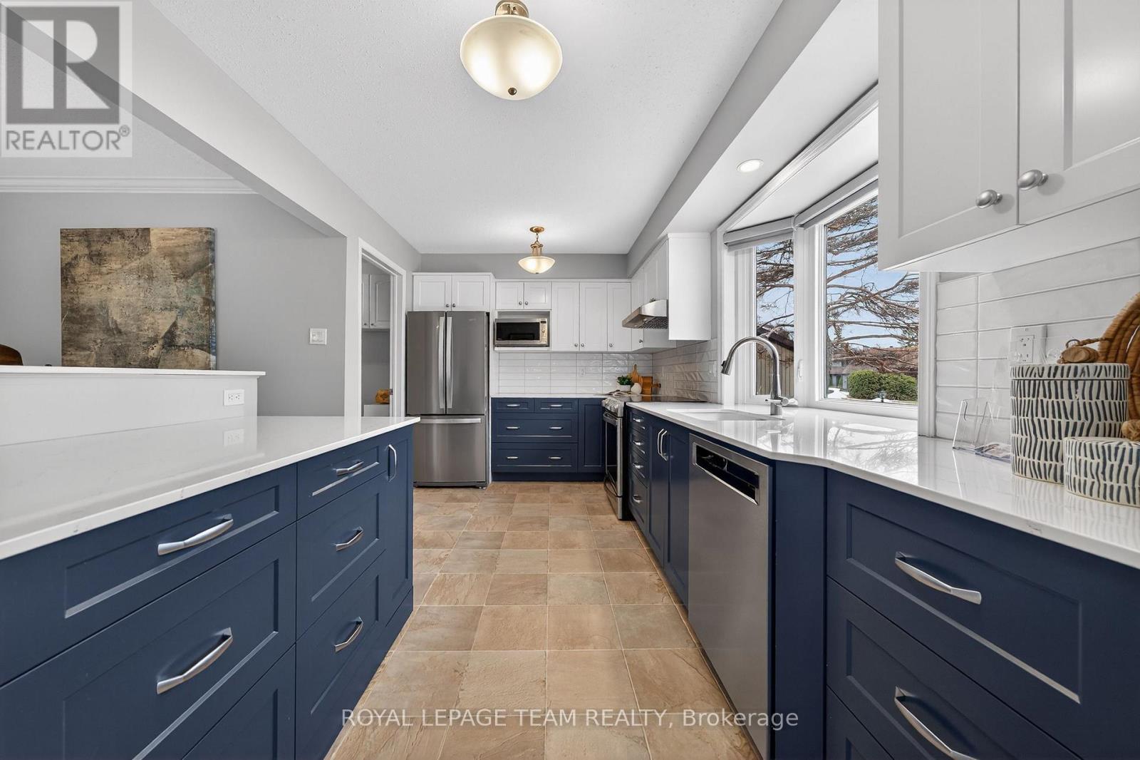 11 Glen Abbey Crescent, Ottawa, Ontario  K2S 1R6 - Photo 14 - X12953842