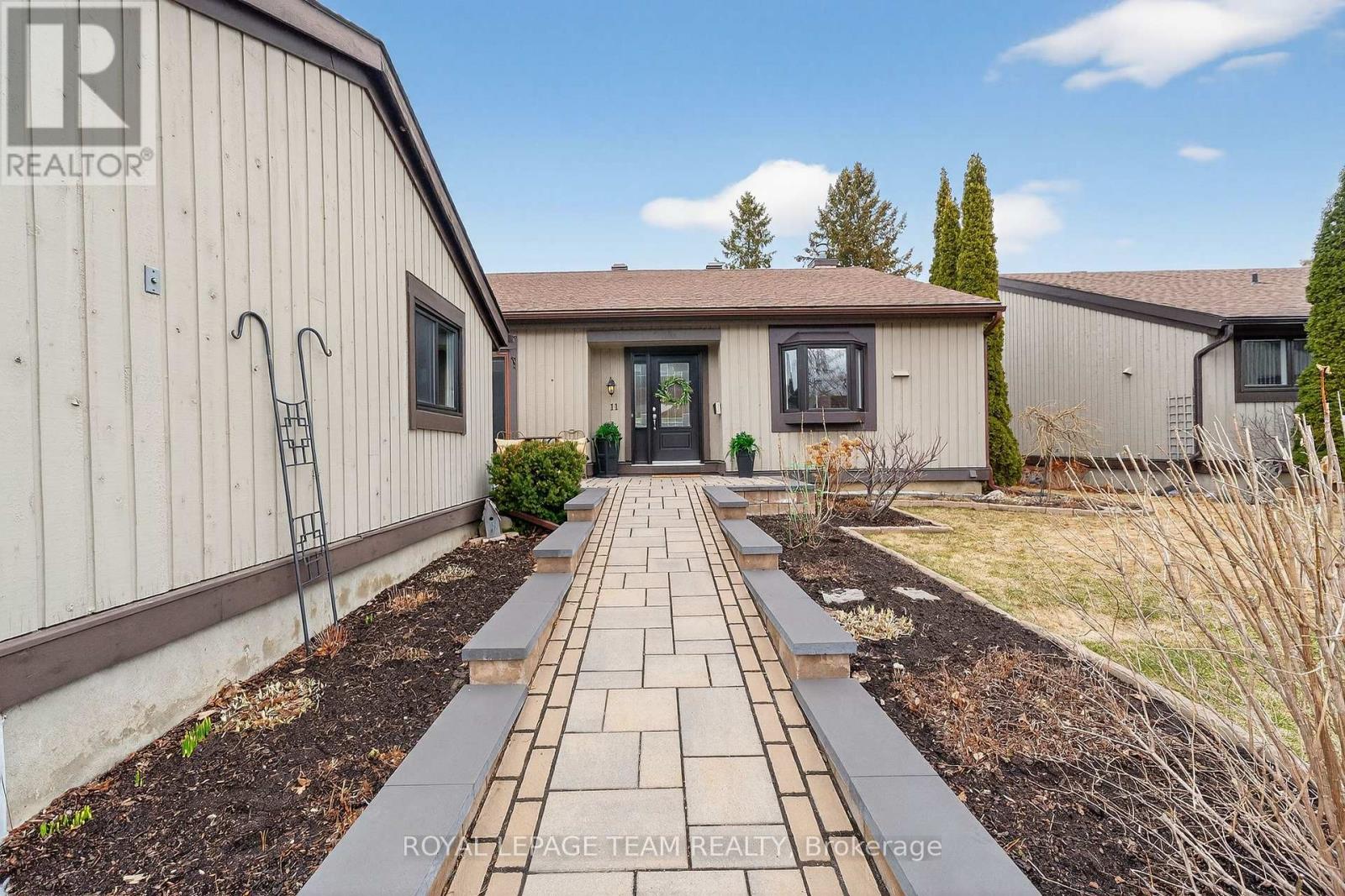 11 Glen Abbey Crescent, Ottawa, Ontario  K2S 1R6 - Photo 3 - X12953842