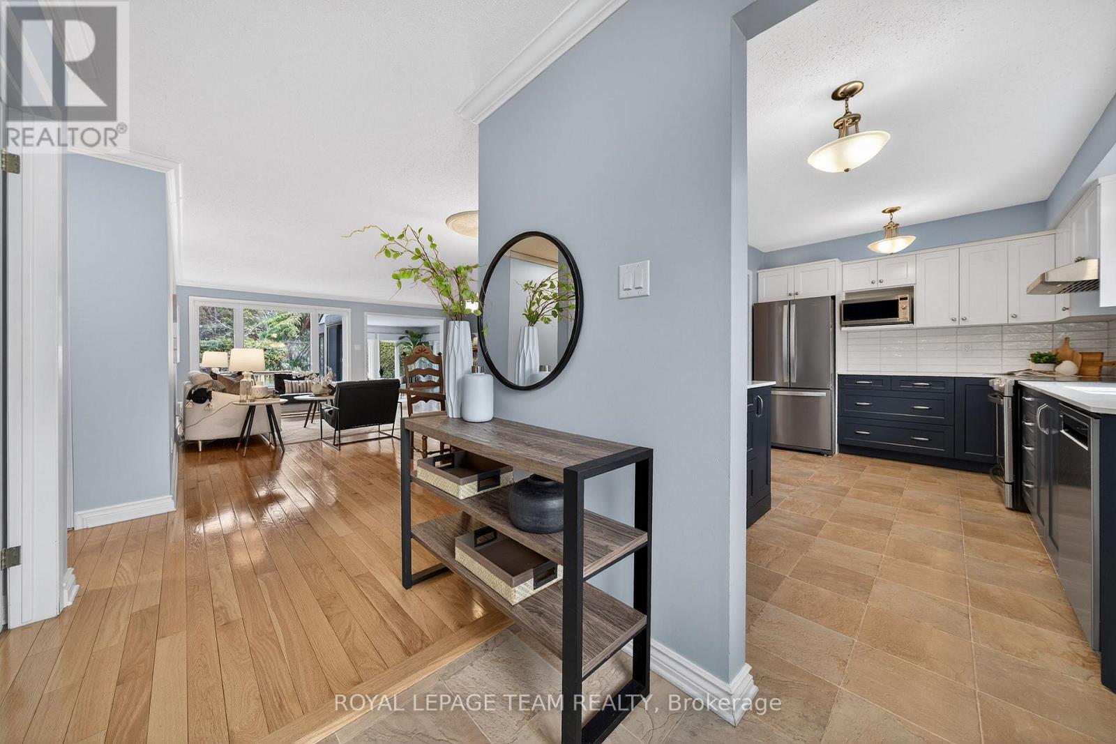 11 Glen Abbey Crescent, Ottawa, Ontario  K2S 1R6 - Photo 5 - X12953842