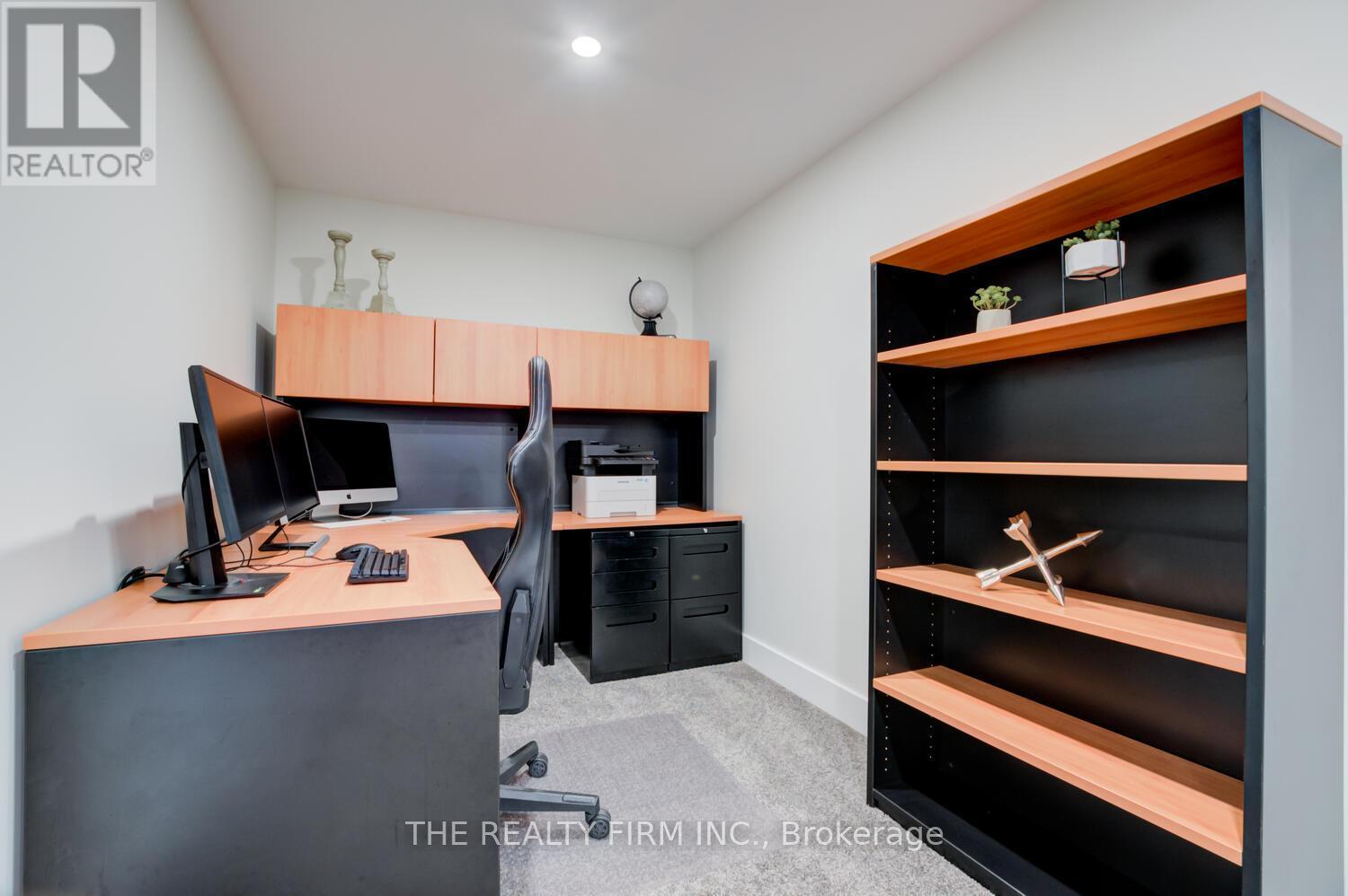 283 Elizabeth Street, Southwest Middlesex, Ontario  N0L 1M0 - Photo 27 - X12953814