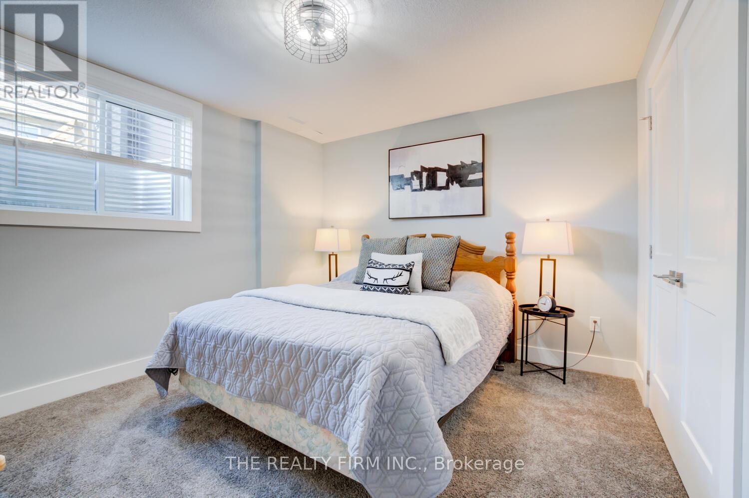 283 Elizabeth Street, Southwest Middlesex, Ontario  N0L 1M0 - Photo 31 - X12953814