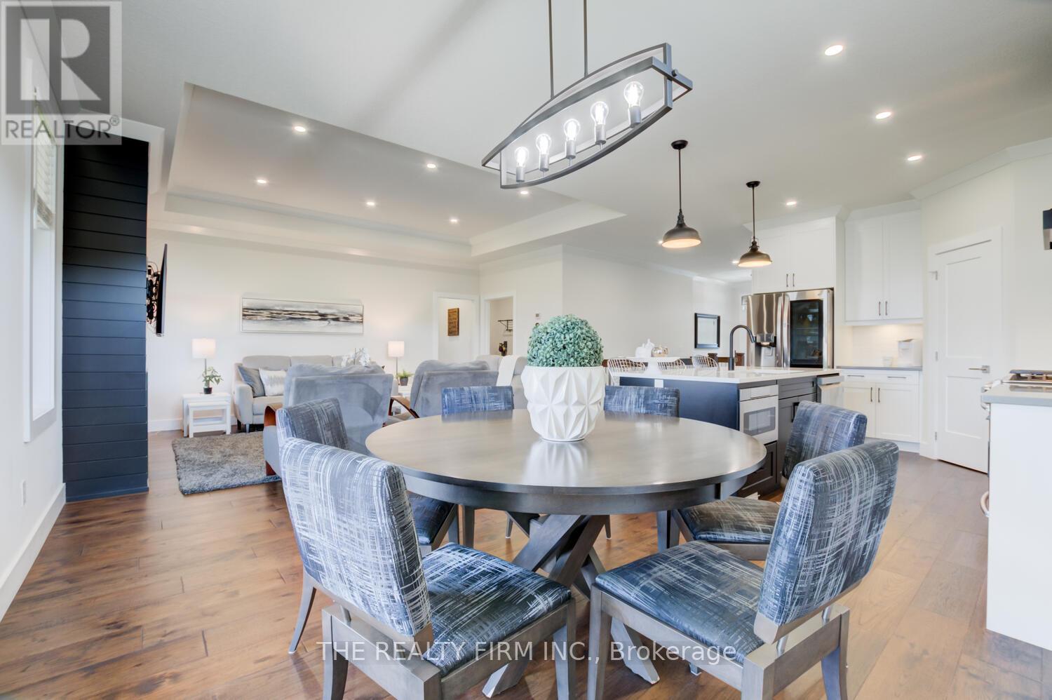 283 Elizabeth Street, Southwest Middlesex, Ontario  N0L 1M0 - Photo 9 - X12953814