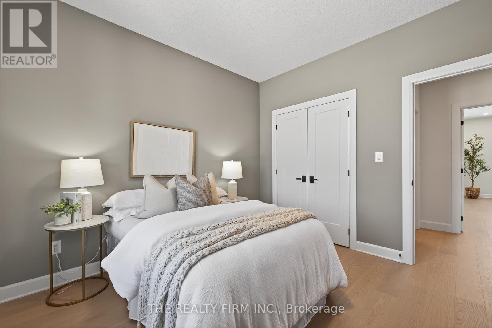 289 King Street, Southwest Middlesex, Ontario  N0L 1M0 - Photo 28 - X12953824