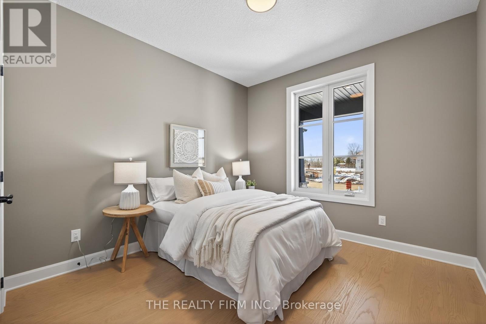 289 King Street, Southwest Middlesex, Ontario  N0L 1M0 - Photo 29 - X12953824