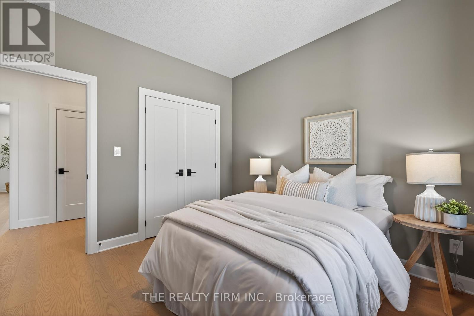 289 King Street, Southwest Middlesex, Ontario  N0L 1M0 - Photo 31 - X12953824