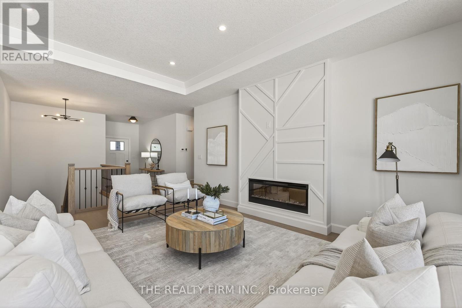 289 King Street, Southwest Middlesex, Ontario  N0L 1M0 - Photo 7 - X12953824