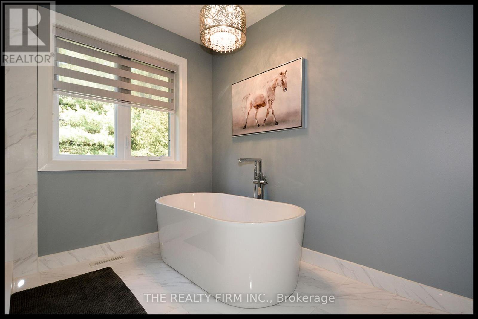 285 Elizabeth Street, Southwest Middlesex, Ontario  N0L 1M0 - Photo 15 - X12953830