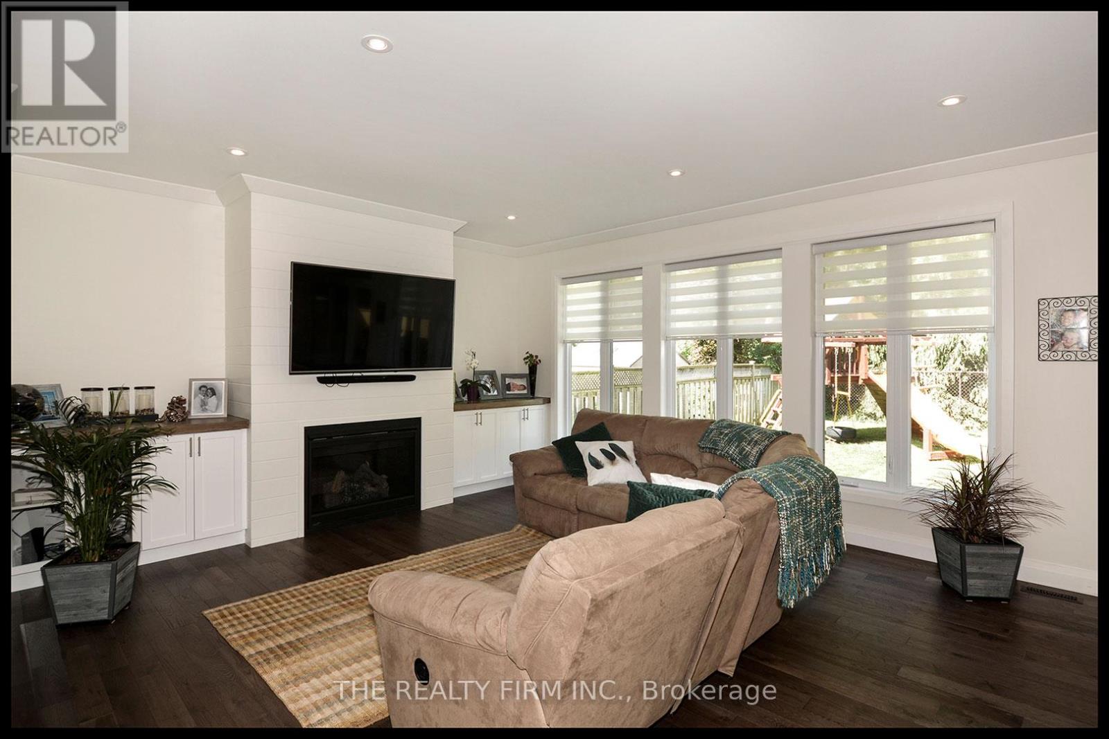 285 Elizabeth Street, Southwest Middlesex, Ontario  N0L 1M0 - Photo 4 - X12953830