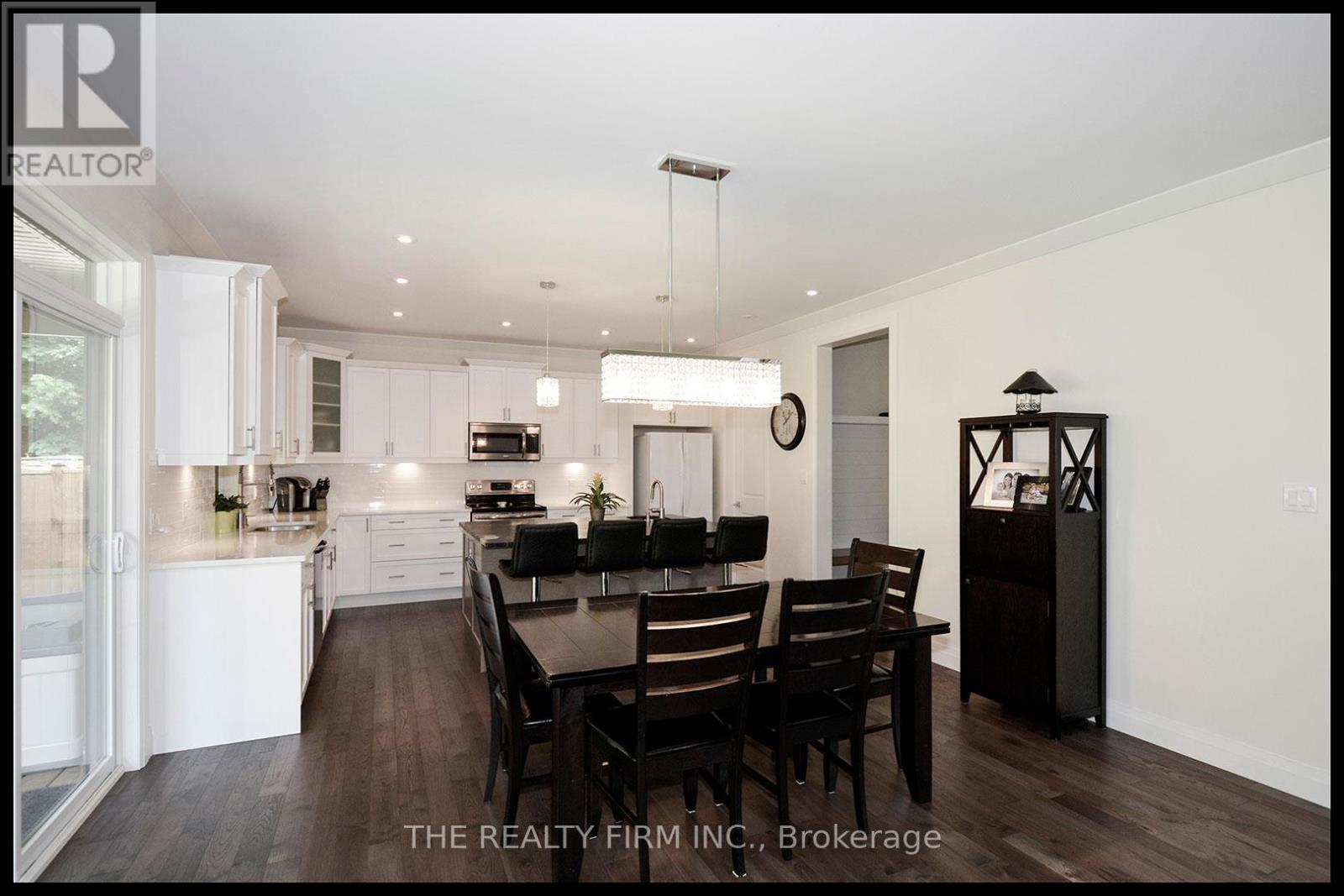 285 Elizabeth Street, Southwest Middlesex, Ontario  N0L 1M0 - Photo 8 - X12953830