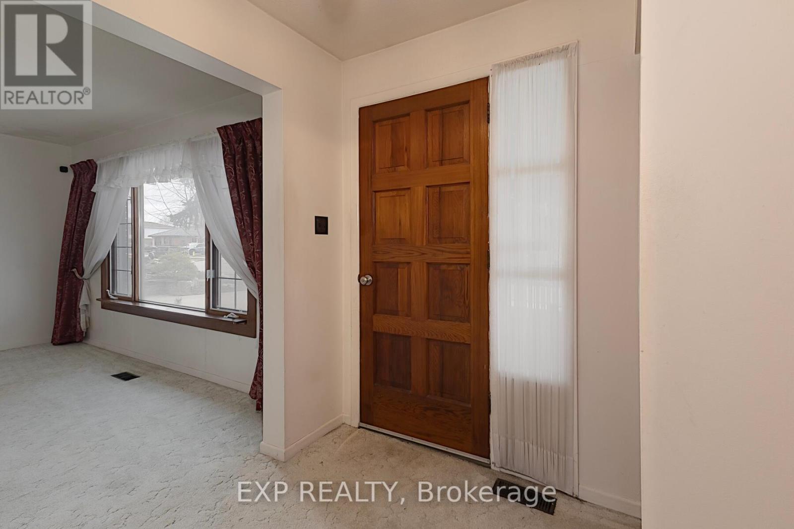 1109 Sprucedale Road, Woodstock, Ontario  N4S 4Z8 - Photo 5 - X12953838