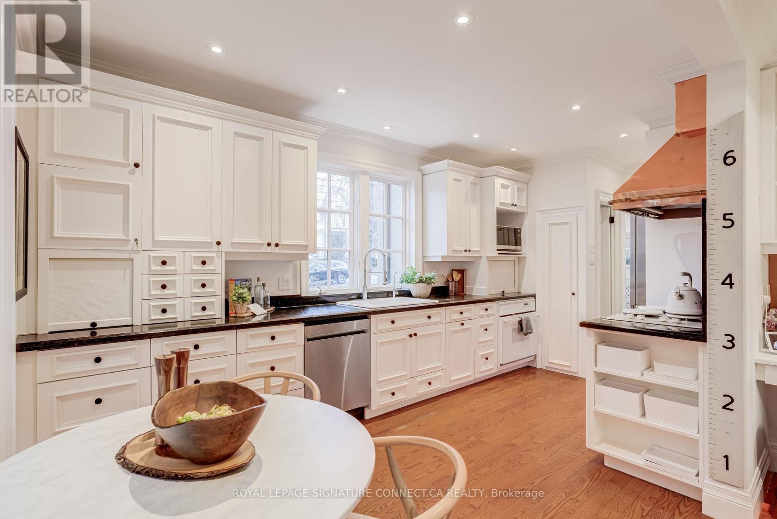 43 Glengowan Road, Toronto, Ontario  M4N 1G1 - Photo 11 - C12953746