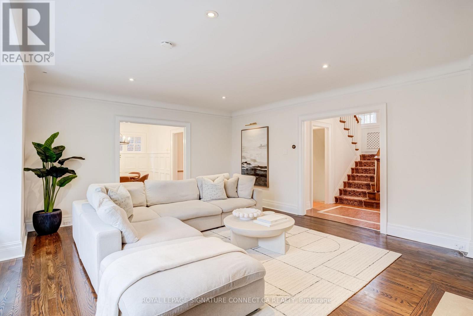 43 Glengowan Road, Toronto, Ontario  M4N 1G1 - Photo 8 - C12953746