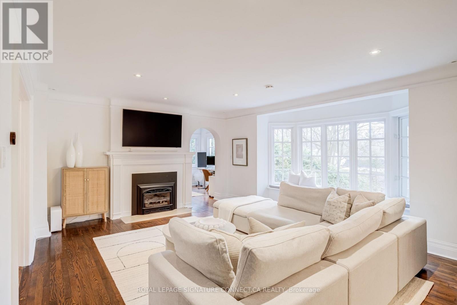 43 Glengowan Road, Toronto, Ontario  M4N 1G1 - Photo 7 - C12953746