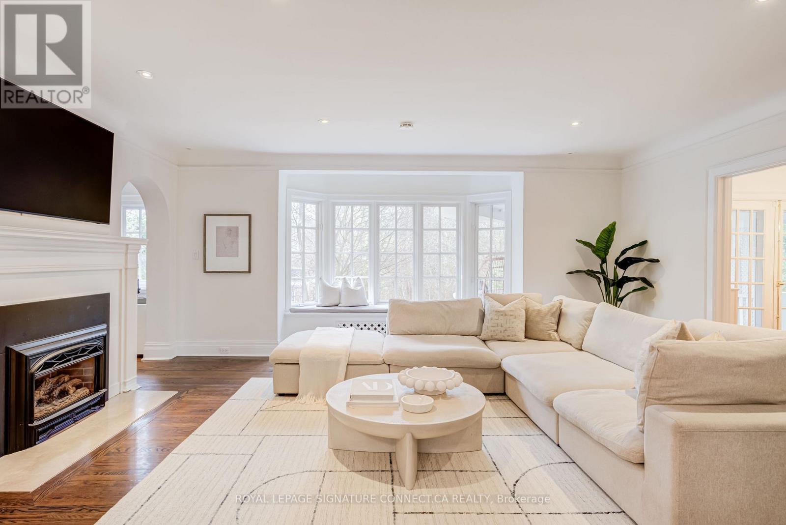 43 Glengowan Road, Toronto, Ontario  M4N 1G1 - Photo 5 - C12953746