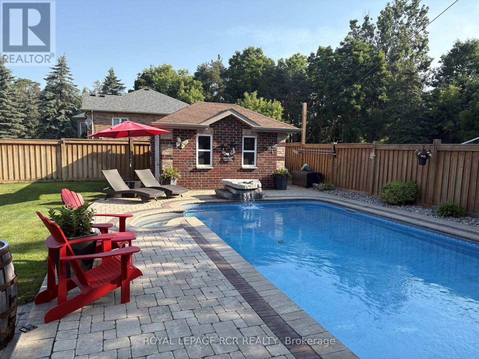 10 Fisher Drive, Adjala-Tosorontio, Ontario  L0M 1J0 - Photo 4 - N12953396