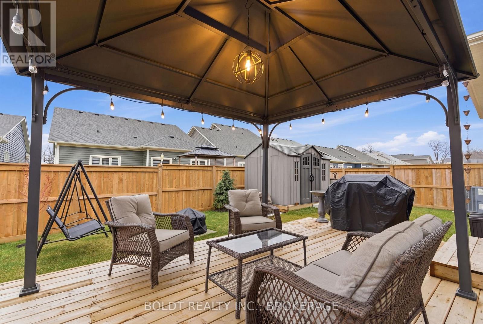 70 Beachwalk Crescent, Fort Erie, Ontario  L0S 1B0 - Photo 34 - X12953006