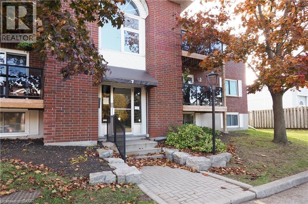 565 Greenfield Avenue Unit# 708, Kitchener, Ontario  N2C 2P5 - Photo 3 - 40798227