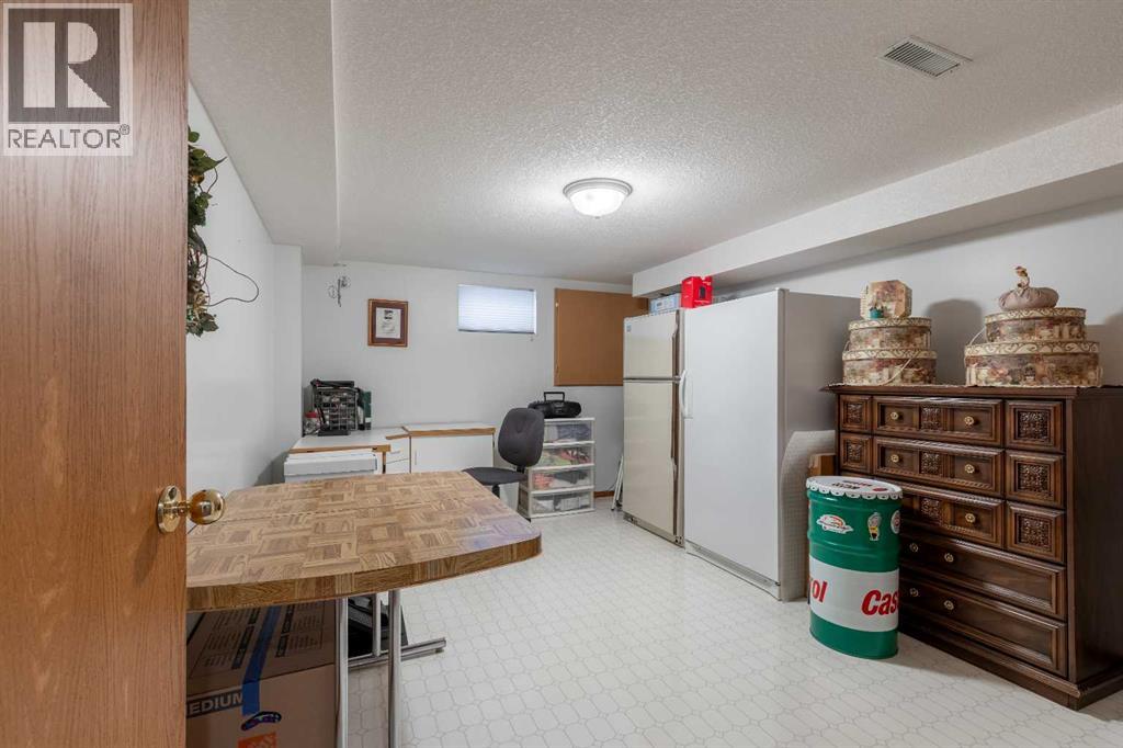 229 Coachwood Point W, Lethbridge, Alberta  T1K 6A7 - Photo 39 - A2295596