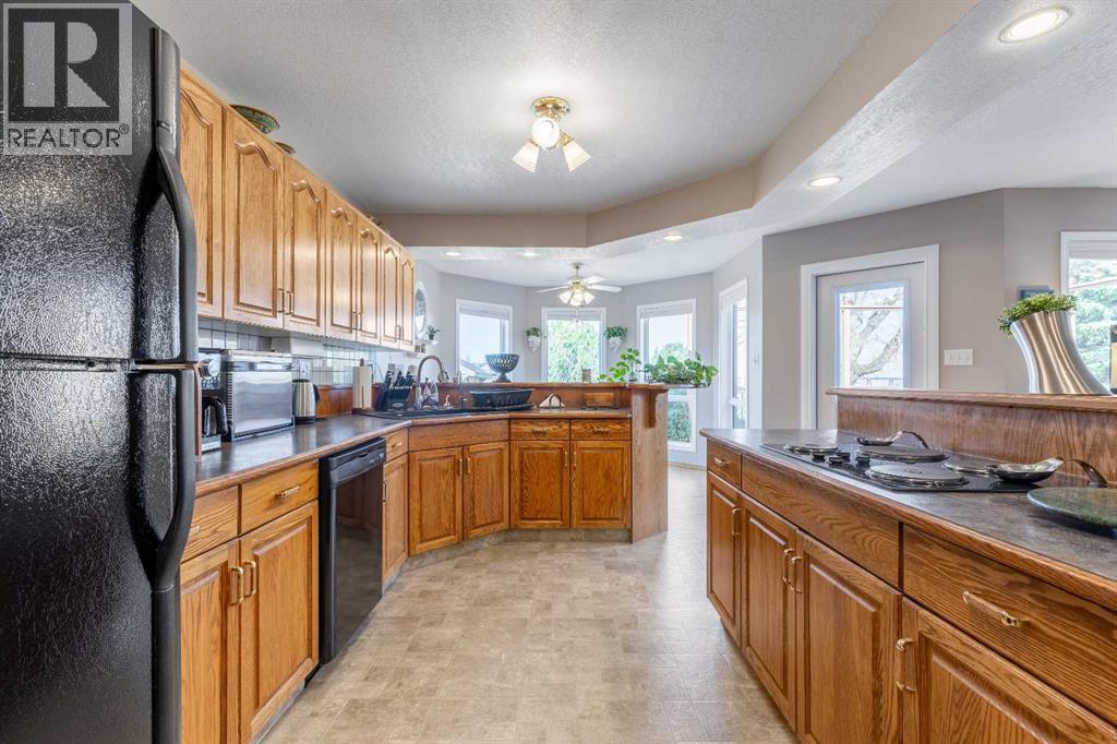 229 Coachwood Point W, Lethbridge, Alberta  T1K 6A7 - Photo 18 - A2295596