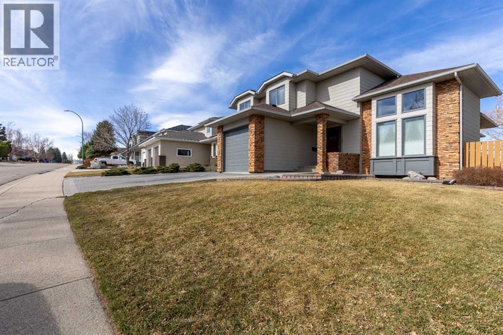 229 Coachwood Point W, Lethbridge, Alberta  T1K 6A7 - Photo 2 - A2295596