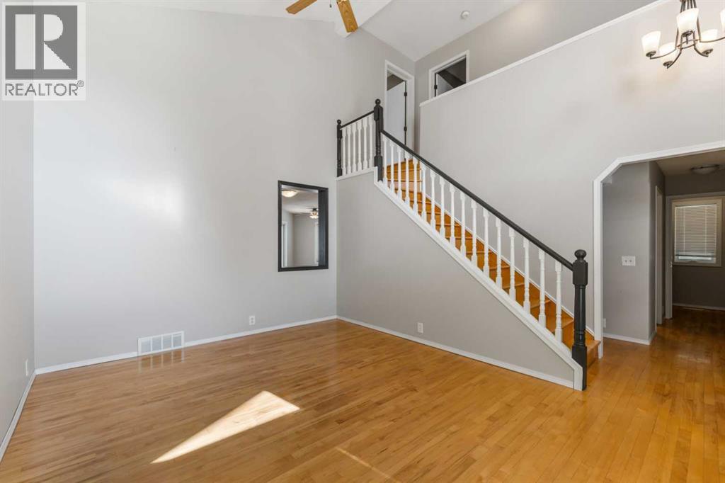 9 Mckenzie Place Se, Calgary, Alberta  T2Z 1T4 - Photo 5 - A2296865