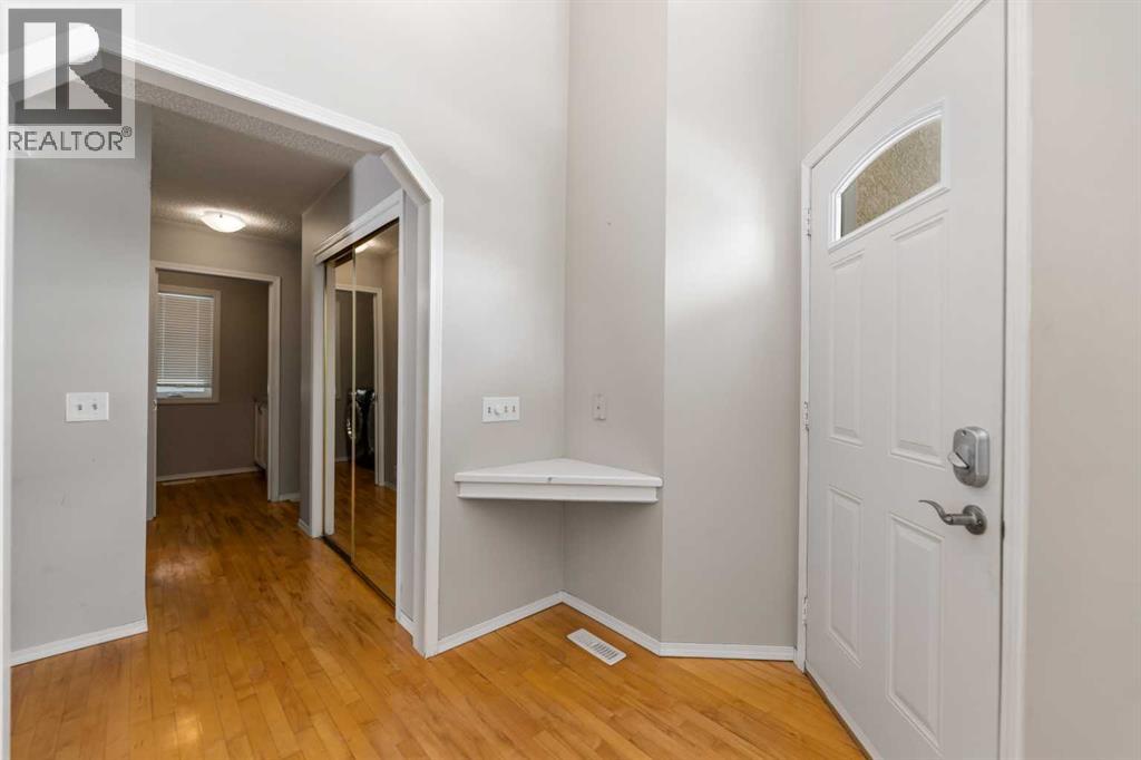 9 Mckenzie Place Se, Calgary, Alberta  T2Z 1T4 - Photo 6 - A2296865