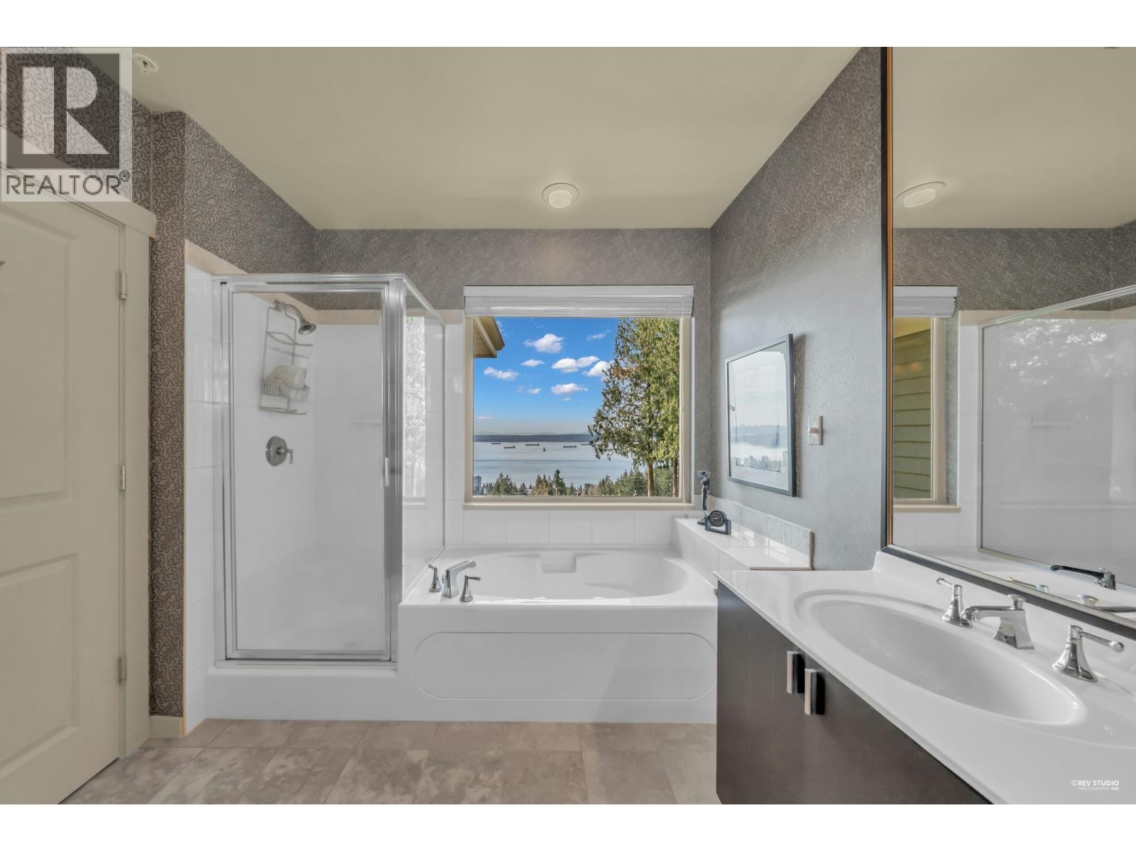 2472 Shadbolt Lane, West Vancouver, British Columbia  V7S 3J1 - Photo 16 - R3106612