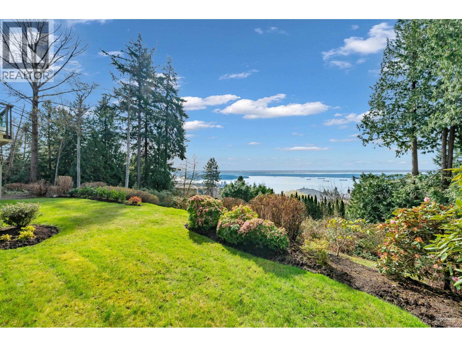 2472 Shadbolt Lane, West Vancouver, British Columbia  V7S 3J1 - Photo 5 - R3106612