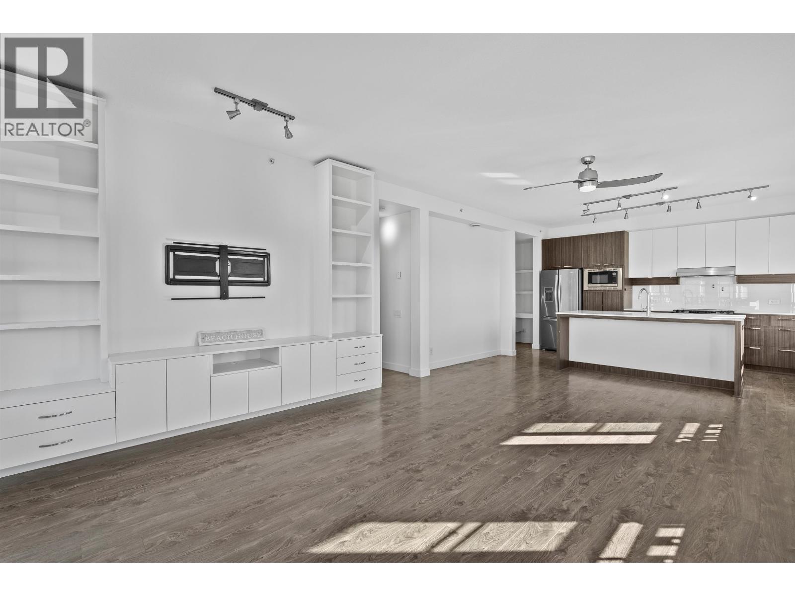 301 553 Foster Avenue, Coquitlam, British Columbia  V3J 0B5 - Photo 14 - R3106621