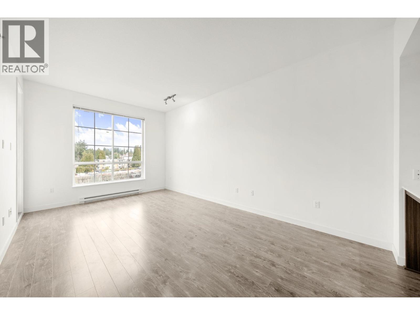 417 608 Como Lake Avenue, Coquitlam, British Columbia  V3J 0B2 - Photo 2 - R3106635